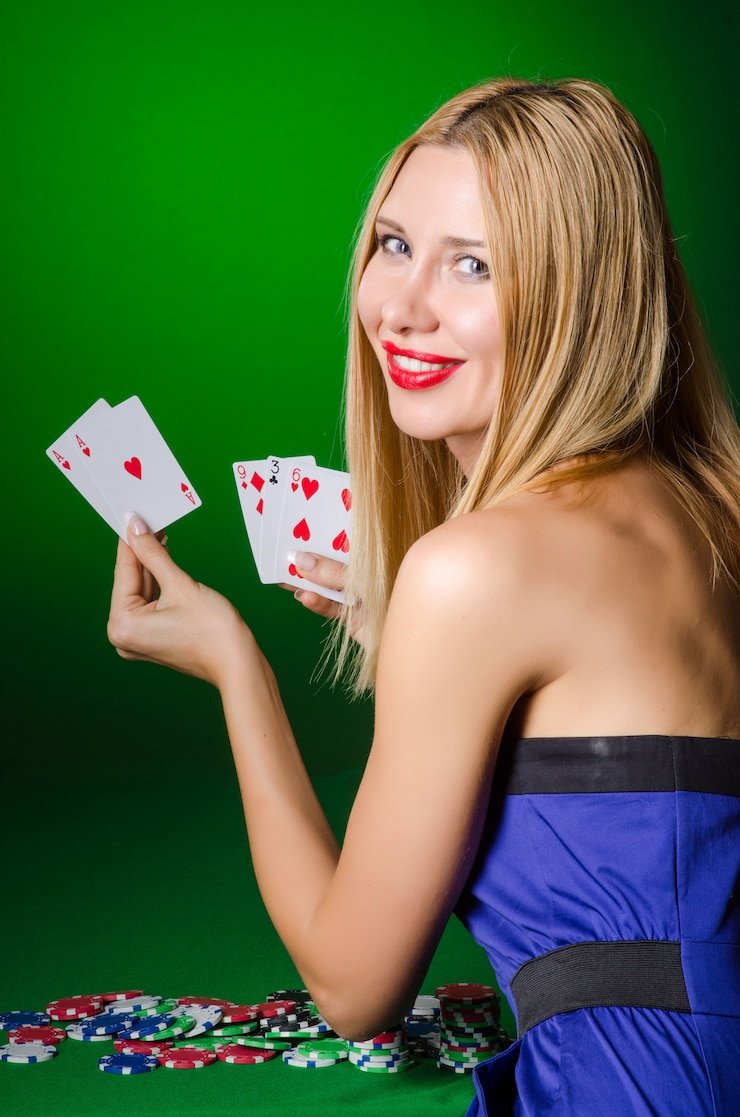Mesin slot digital dengan tampilan warna neon cerah di antarmuka rawit123